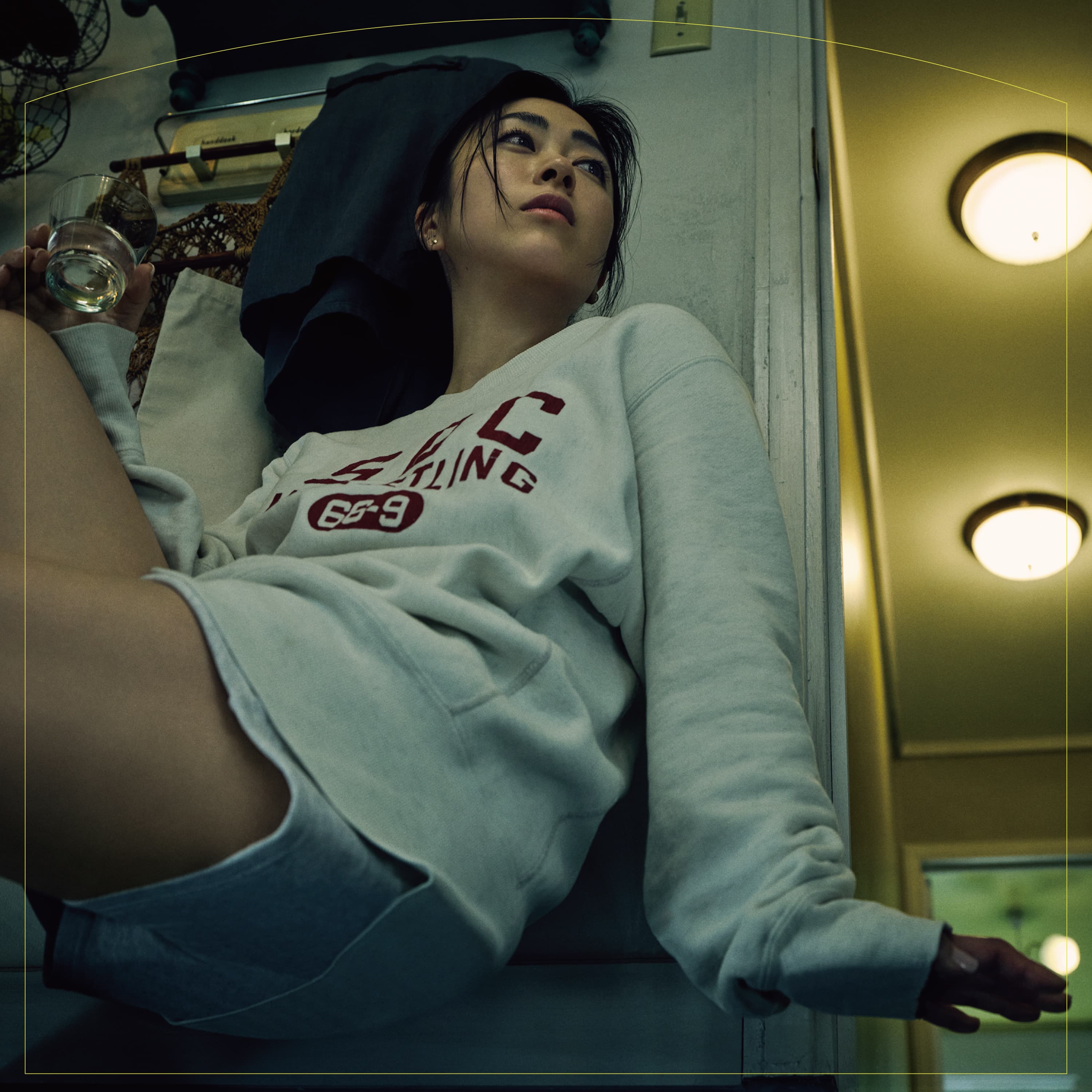 宇多田ヒカル 新曲「Mine or Yours」 5月2日(金)配信リリース決定 新アーティスト写真&ジャケット写真も公開 配信予約キャンペーンも本日よりスタートのサムネイル